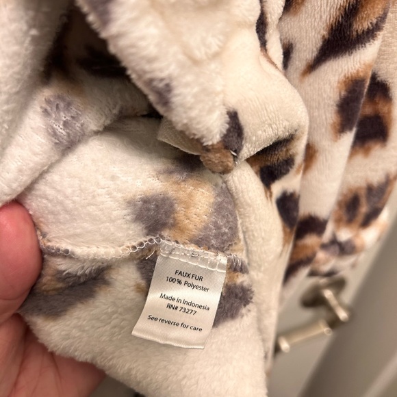 Leopard Robe - Picture 2 of 3